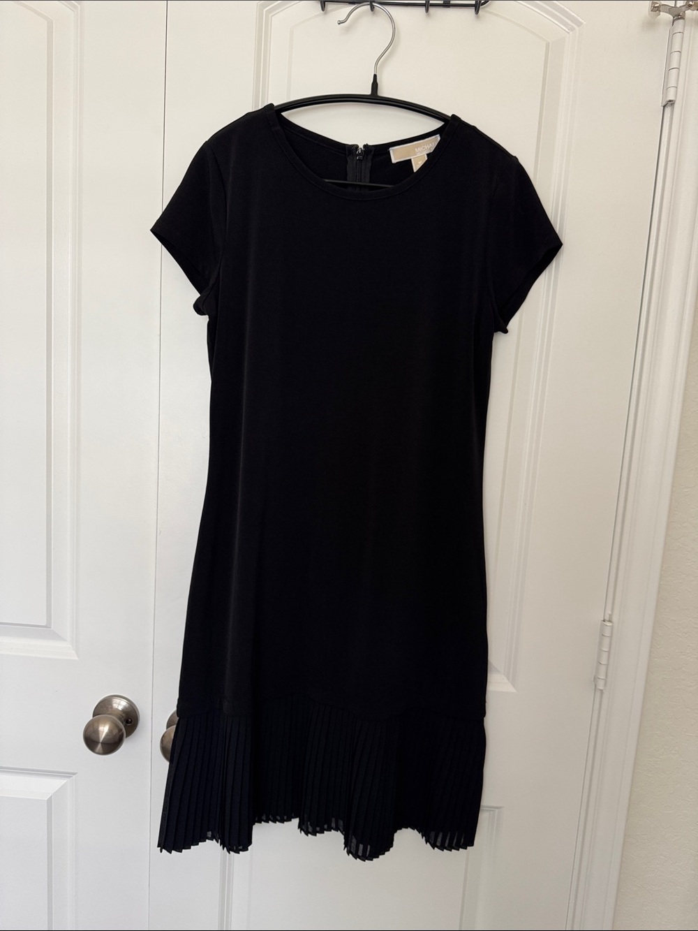 Michael Kors Black Short-Sleeve Pleated-Hem Dress